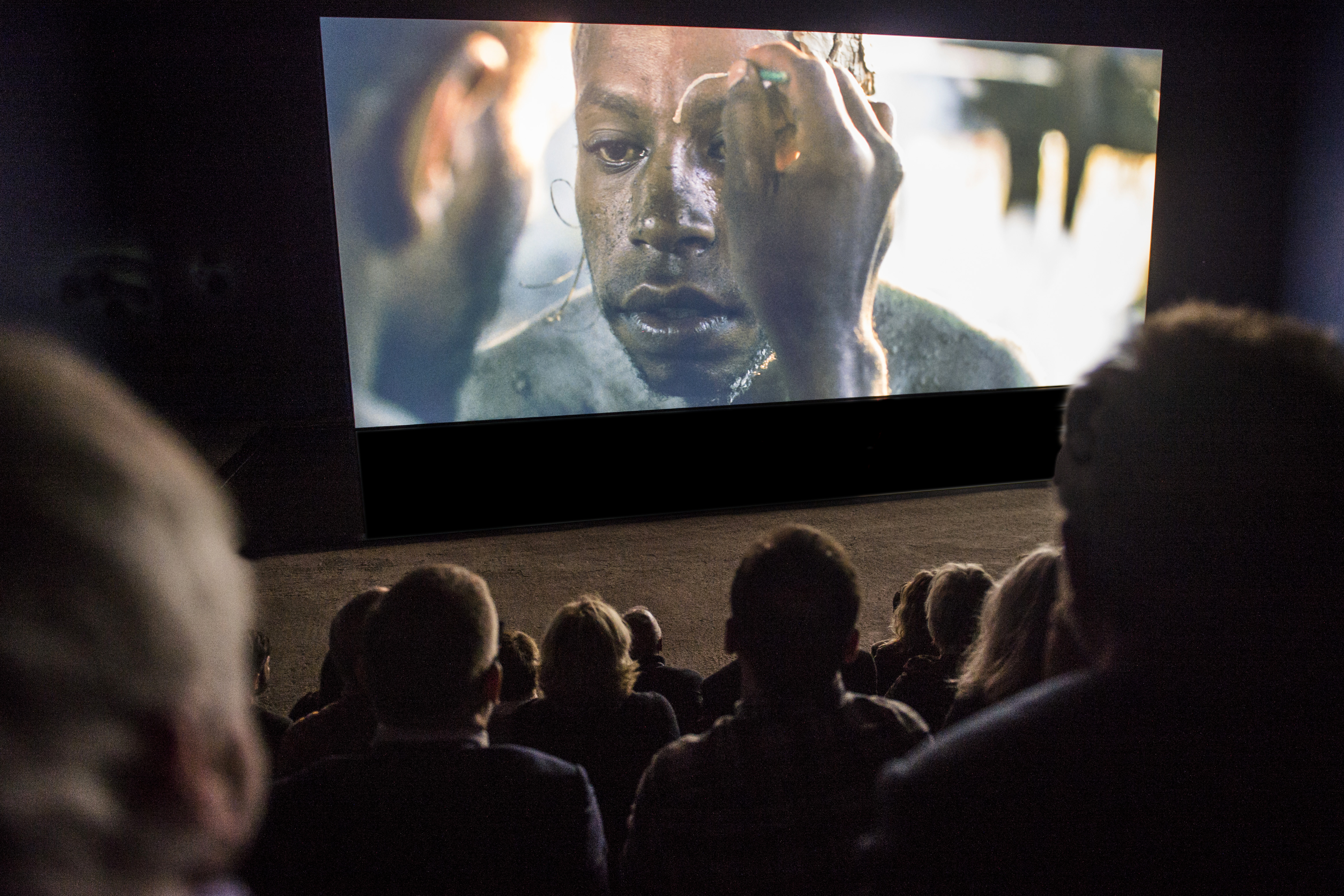 filmen-rejsen-i-filmudstillingen-menneske