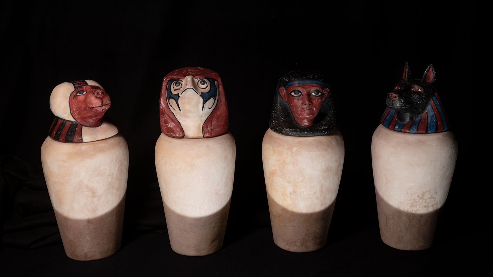 krukker-med-egyptiske-ansigter
