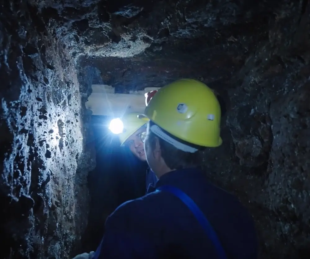 xenia-og-jonas-i-moerk-mine