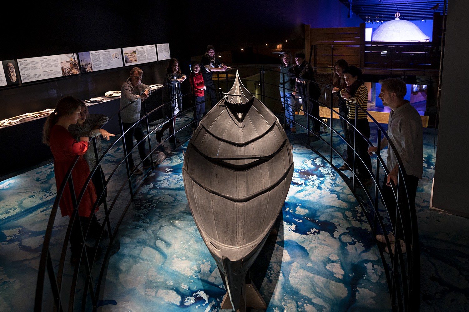 gokstadsbaaden-i-vikingetidsudstillingen
